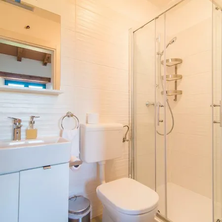 With A Private Swimming Pool Near The Sea *