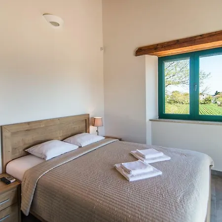 With A Private Swimming Pool Near The Sea Villa Pomer